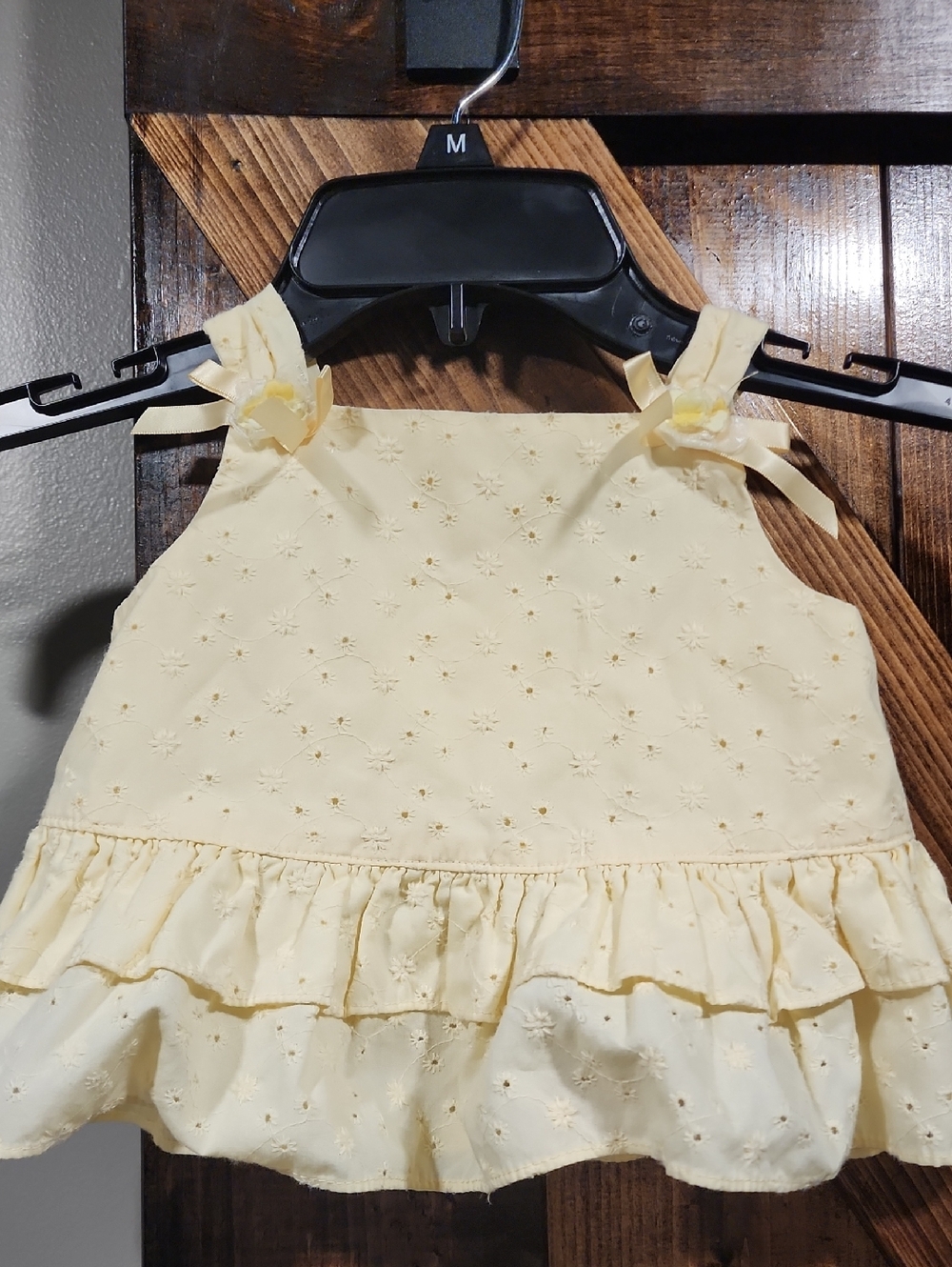 Good Lad Vintage Pale Yellow Eyelet Ruffle Sleeveless Shirt